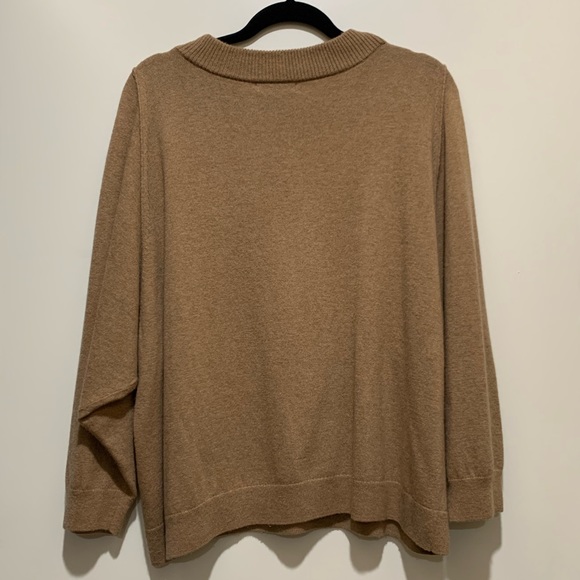 J. Crew 🍒 Merino wool pull over - Picture 3 of 14